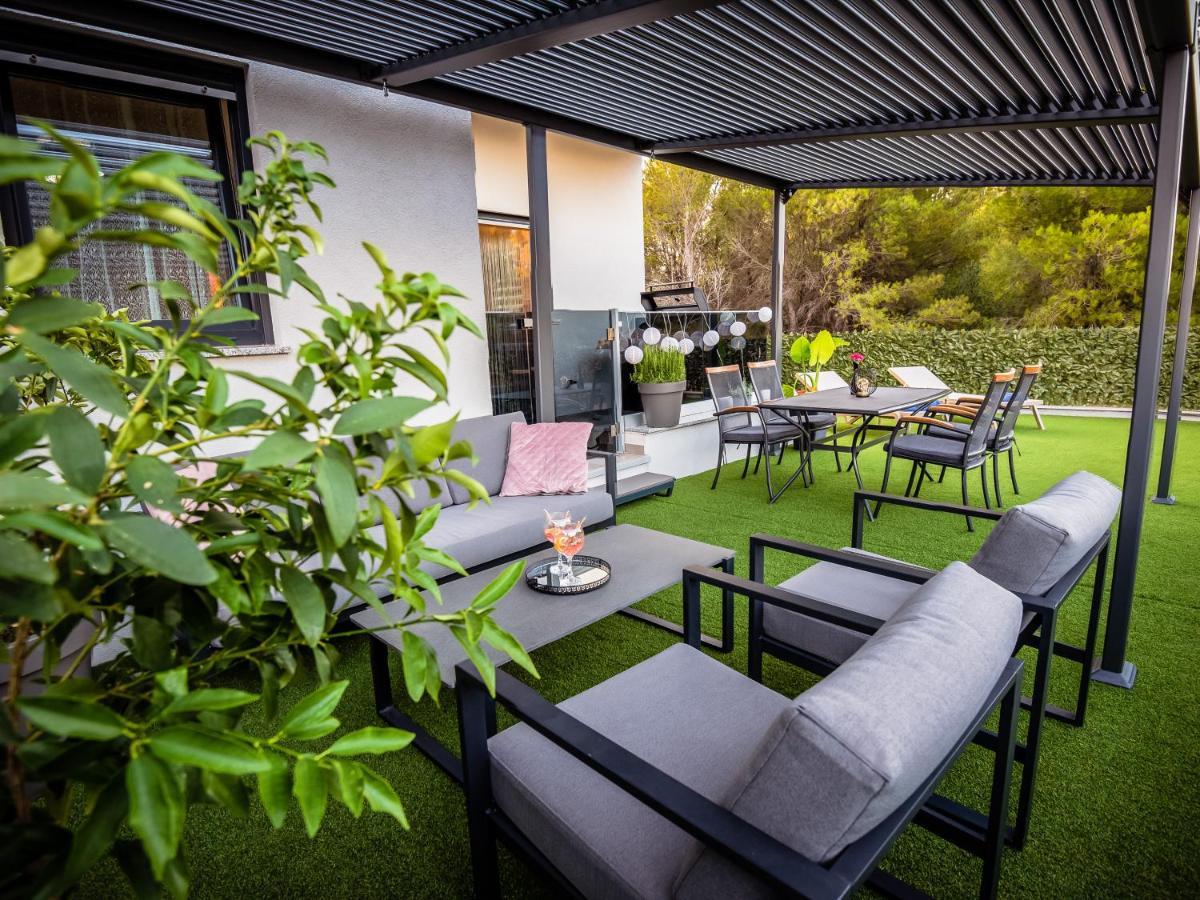 My Adriatic Place With Private Garden And Garage Sibenik Exterior photo